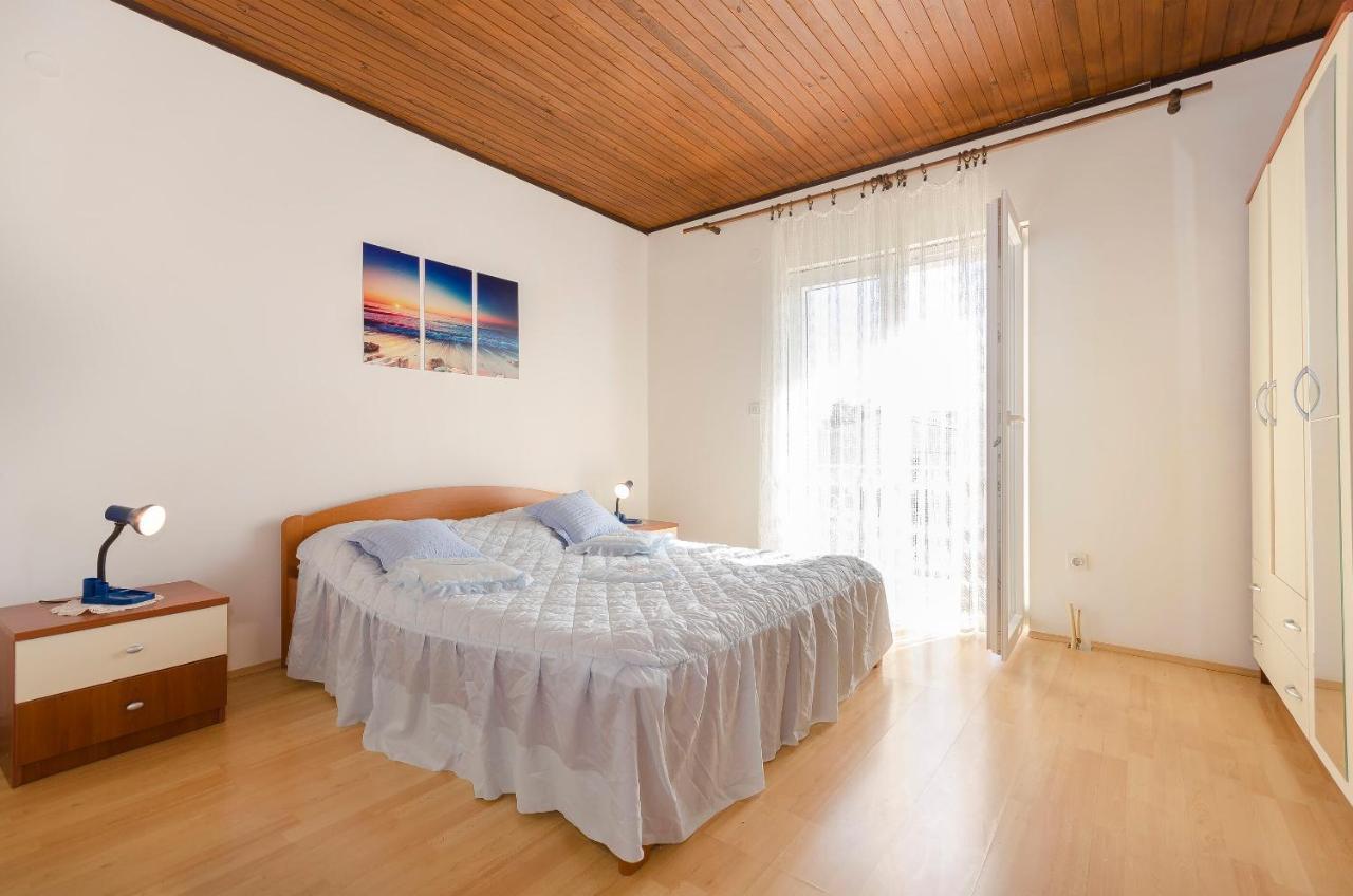 Apartment And Rooms Ema โวดีเซ ภายนอก รูปภาพ