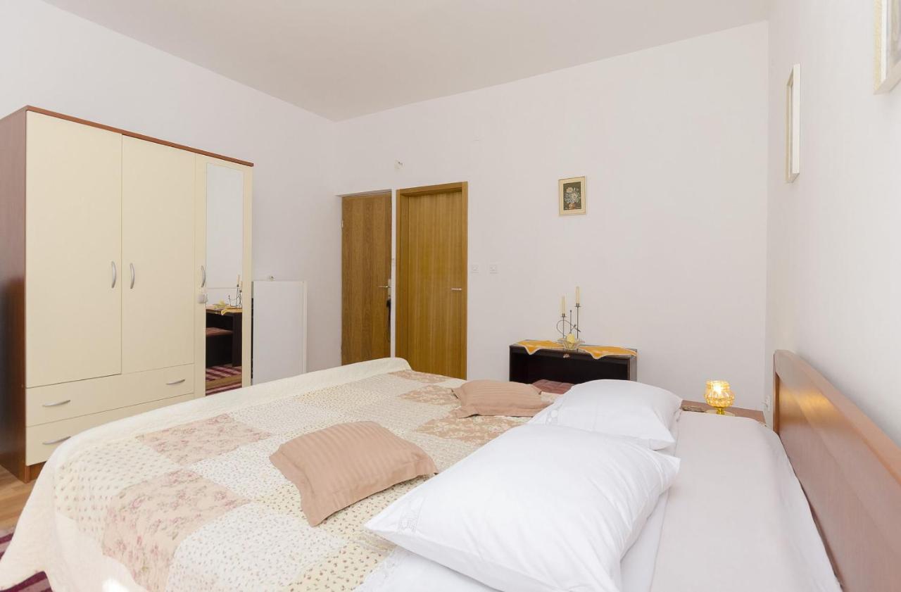 Apartment And Rooms Ema โวดีเซ ภายนอก รูปภาพ